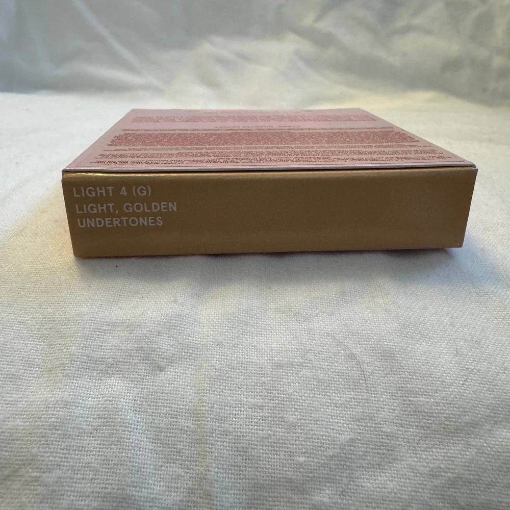 NEW, One Size‎ Turn Up The Base Versatile Foundation Powder Light 4 (G)